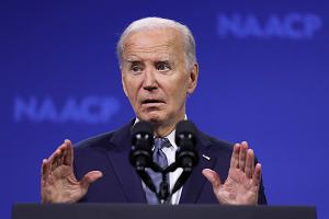 Czy Joe Biden rzeczywiście planuje wycofanie się? Wzrasta niezadowolenie w szeregach demokratów, gdy prezydent USA stawia pytania.