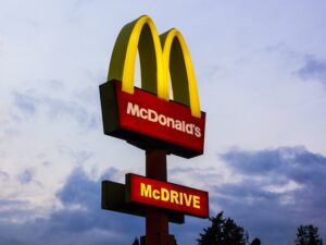 Sztuczna inteligencja opuszcza restaurację McDonald's