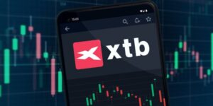 XTB wyłącza usługę społecznościową na żądanie KNF. Decyzja zapadła