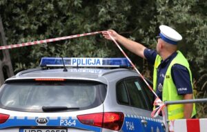 Kierowca bmw pod wpływem alkoholu potrącił grupę dzieci koło Warszawy. Wstrząsająca tragedia.