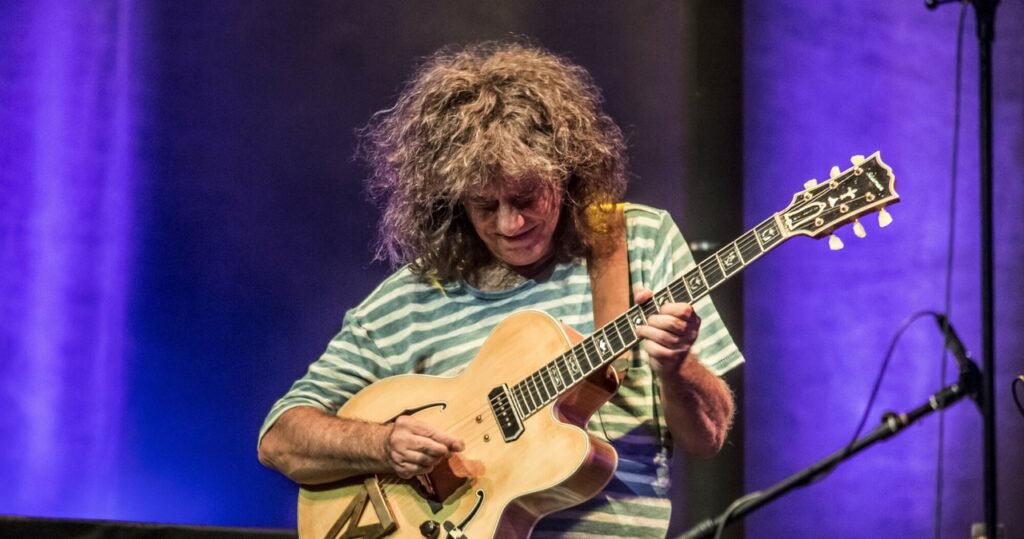 Gitara legendy jazzu, Pata Metheny'ego, trafi na aukcję - dochód z licytacji wesprze poszkodowanych przez powódź.