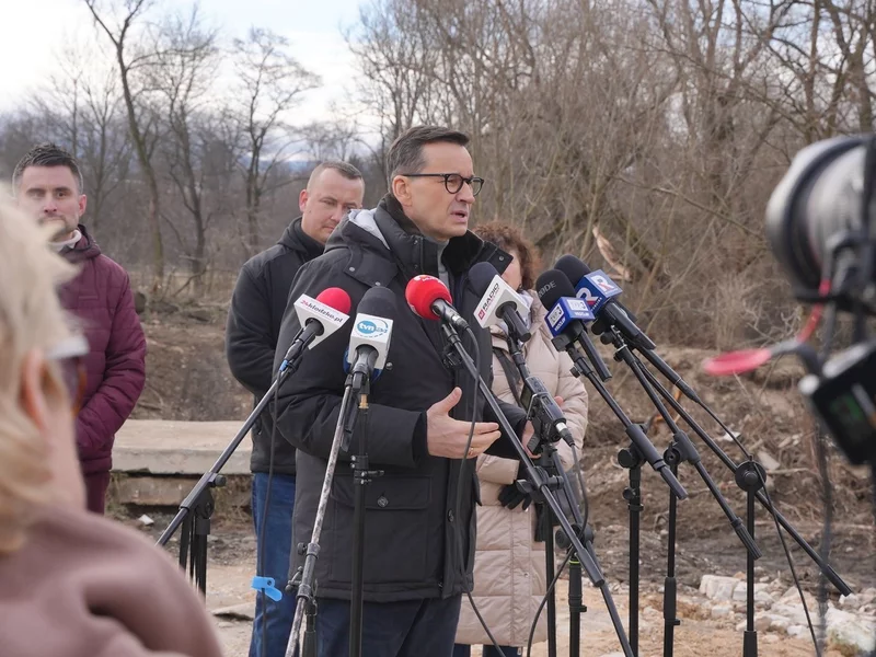 Morawiecki przeciwko Kierwińskiemu: Kulturalna wymiana zdań i wzajemne oskarżenia