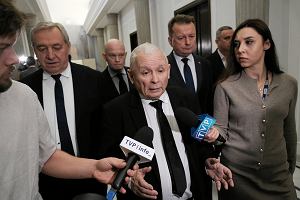 Jarosław Kaczyński po głosowaniu o immunitet skrytykował reporterkę TVP, mówiąc "Zapamiętamy to".