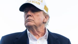 Donald Trump krytykowany za podważenie pozycji Stanów Zjednoczonych. "China i Iran mogą uznać, że zastraszając go, osiągną swój cel"