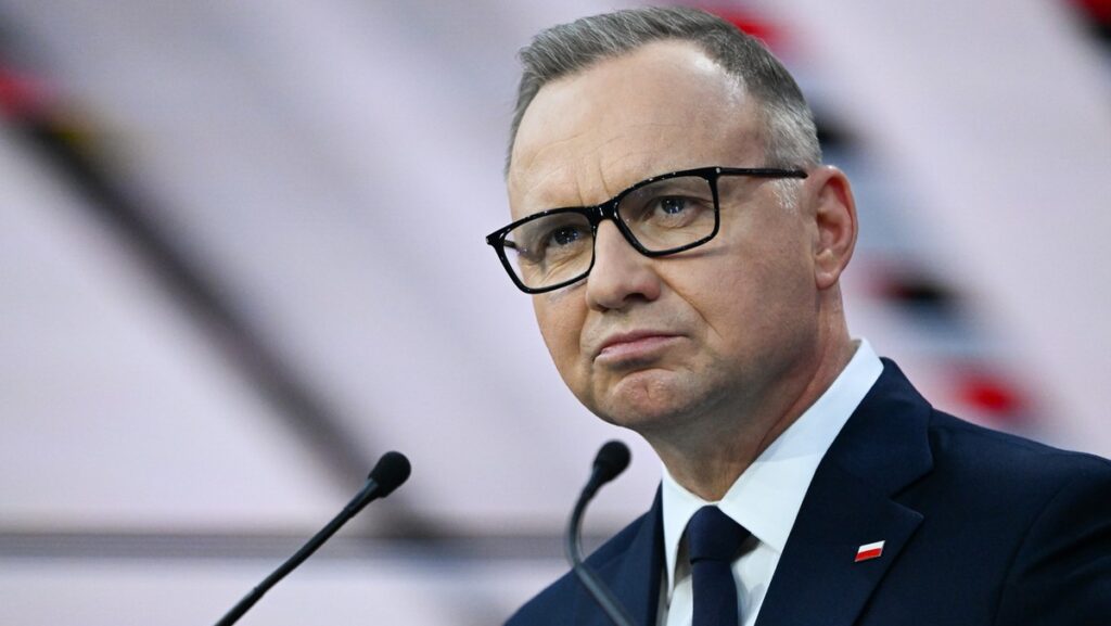 Andrzej Duda osamotniony. "Najbliżsi współpracownicy się od niego odwrócili"