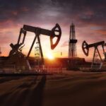 Ceny ropy w USA gwałtownie spadają. OPEC+ decyduje się na wyższe wydobycie