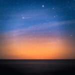 W czasie weekendu Wszystkich Świętych Księżyc przejdzie obok Saturna na nocnym niebie