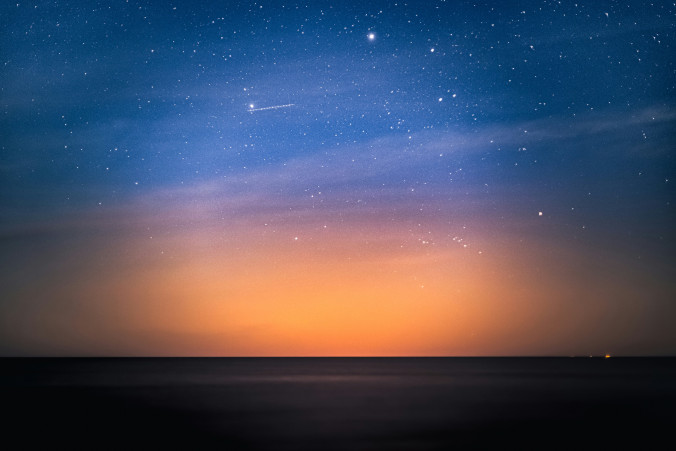 W czasie weekendu Wszystkich Świętych Księżyc przejdzie obok Saturna na nocnym niebie