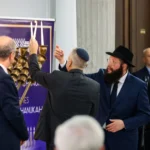 Świece chanukowe zapłonęły w Sejmie. Czarzasty przeprasza za Brauna