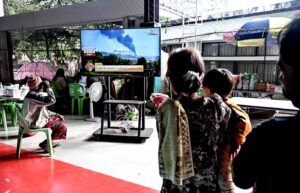 Oto kilka propozycji unikalnych tytułów: 1. Tajlandia i Kambodża ponownie w konflikcie. Rozpad Pax Trumpiana coraz wyraźniejszy 2. Tajlandia kontra Kambodża: spór na nowo rozgorzał. Pax Trumpiana traci znaczenie 3. Odnowiony konflikt między Tajlandią a Kambodżą. Porządek Trumpa w Azji chwieje się 4. Walka Tajlandii z Kambodżą rozgorzała na nowo. Koniec ery Pax Trumpiana? 5. Tajlandia i Kambodża znów na wojennej ścieżce. Globalny wpływ Pax Trumpiana maleje