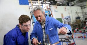 Odpływ pracowników z dnia na dzień – konsekwencje nowych przepisów migracyjnych