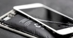 Czy warto wymieniać baterię w telefonie, gdy szybko się rozładowuje?