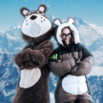 Plush popiera niezwykłą ekspedycję. Zoja Skubis powędruje na Mount Everest z oryginalnym towarzyszem.