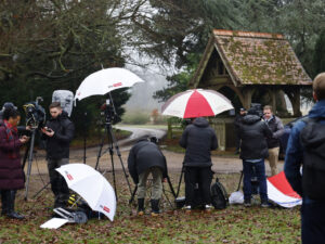 Brat króla Karola III w centrum uwagi. „To zdjęcie stanie się cieniem dla rodziny królewskiej”