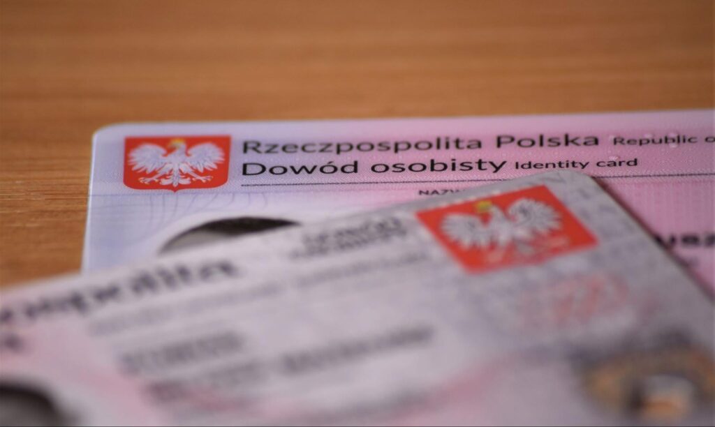Kobiety ostrożniejsze online – rzadko dzielą się wrażliwymi informacjami
