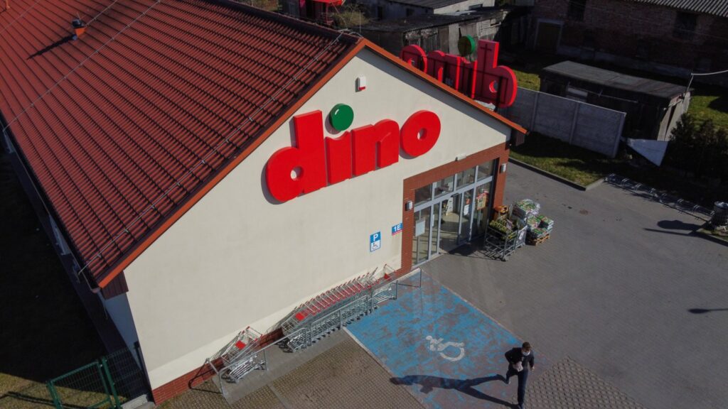 Inspektorzy pracy odwiedzają markety Dino. Pracownicy zgłaszają niskie wynagrodzenia i problemy z ogrzewaniem